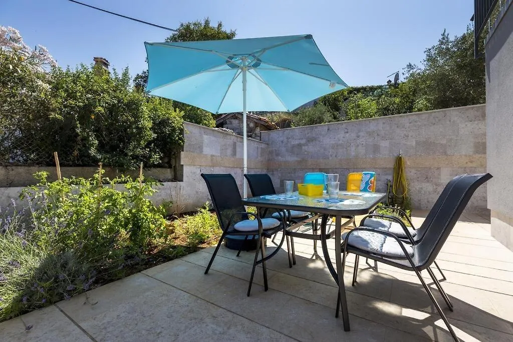 Apartment In Mali Losinj With Sea View Terrace, Air Conditioning Wifi 4927-1 0*,  Chorwacja